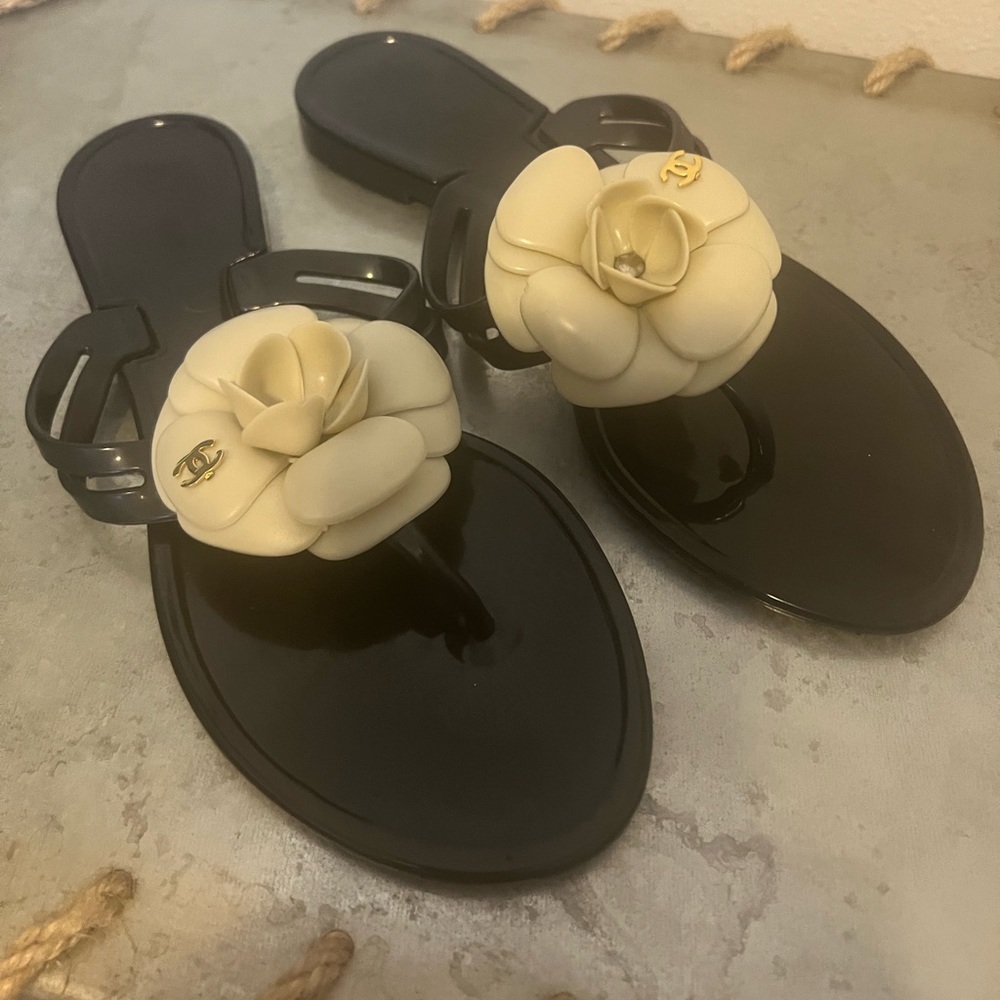 Chanel camellia flip flop